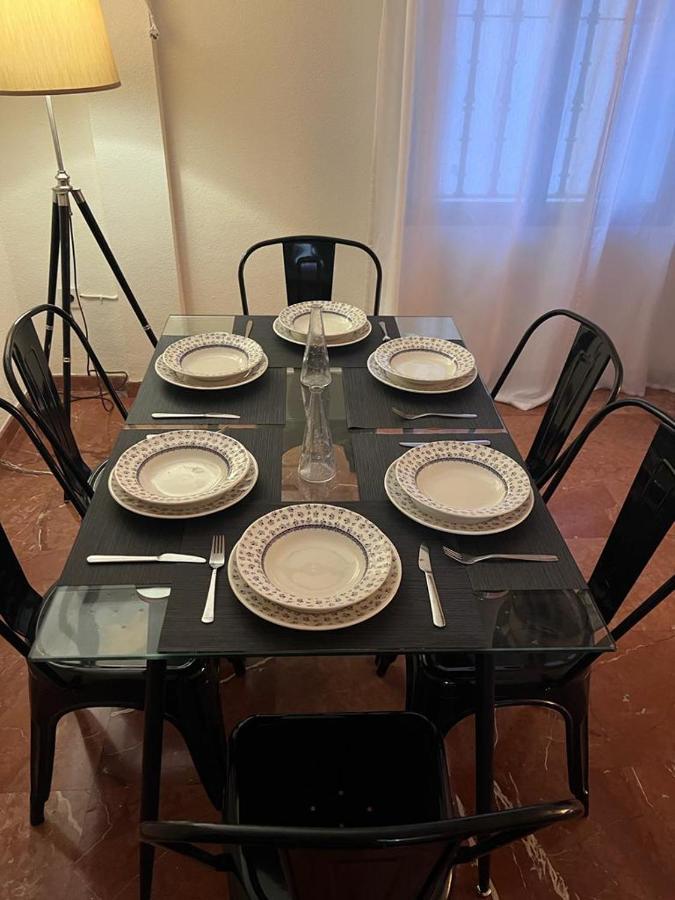 Apartamento Turistico R. Gonzalez Abreu Sevilla Kültér fotó