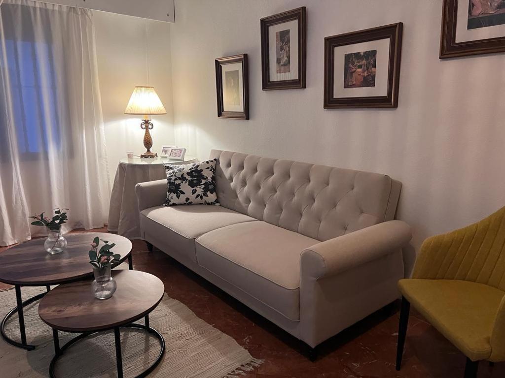 Apartamento Turistico R. Gonzalez Abreu Sevilla Kültér fotó